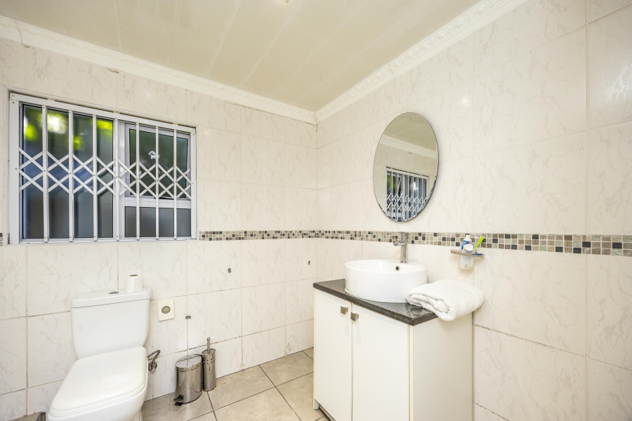 Commercial Property for Sale in Sunnyridge Eastern Cape